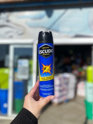 Escudo Insecticida Aerosol Mata Mosquitos y Moscas